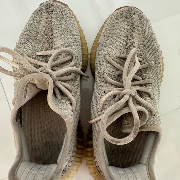 GREY YEEZYS SIZE 4 - Picture 6 of 7